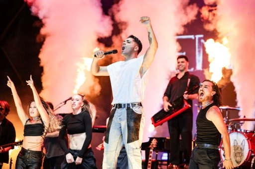 Emir Can İğrek, İstanbul’da