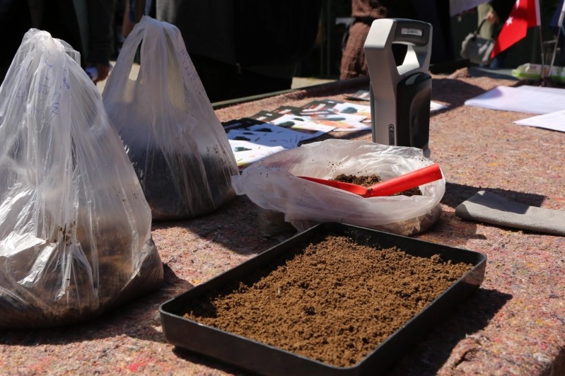 23 bin dekarlık tarım arazisine destek Eskişehir Büyükşehir Belediyesi ekipleri,